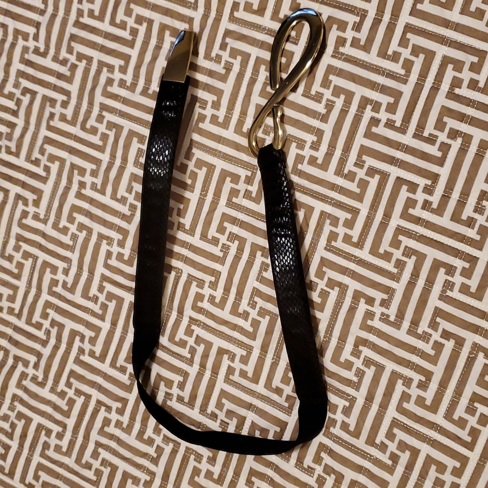 Vegan leather/stretch belt